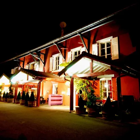 Hotel De Maison Rouge 4*
