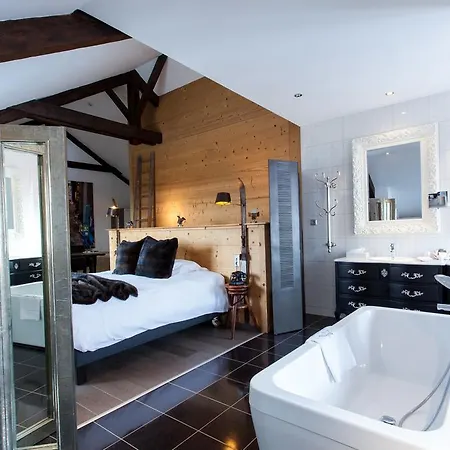 Hotel De Maison Rouge 4*