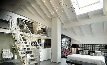Hotel De Maison Rouge 4*