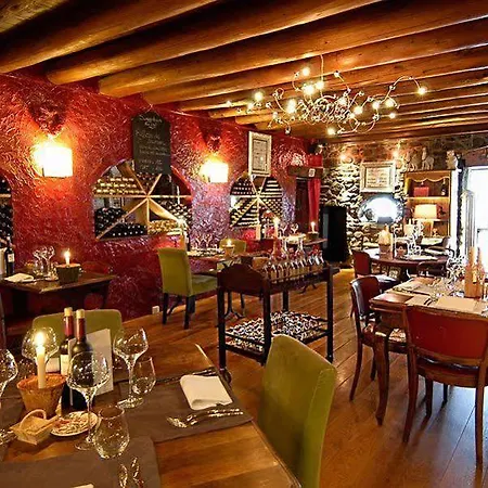 Hotel De Maison Rouge