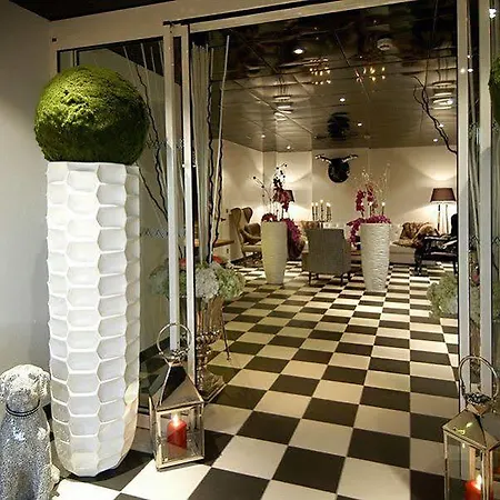 De Maison Rouge 4*