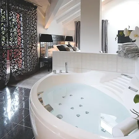 De Maison Rouge 4*