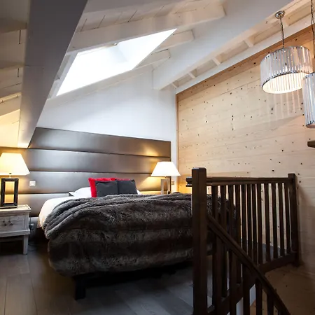 Hotel De Maison Rouge 4*