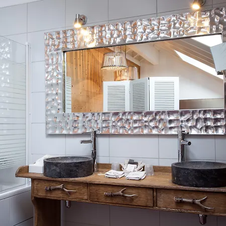 De Maison Rouge Hotel 4*