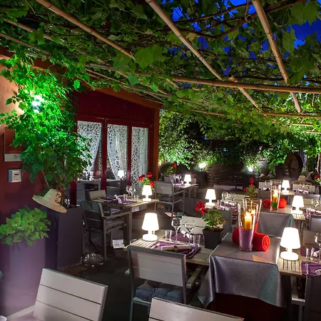 De Maison Rouge 4* Vétraz-Monthoux